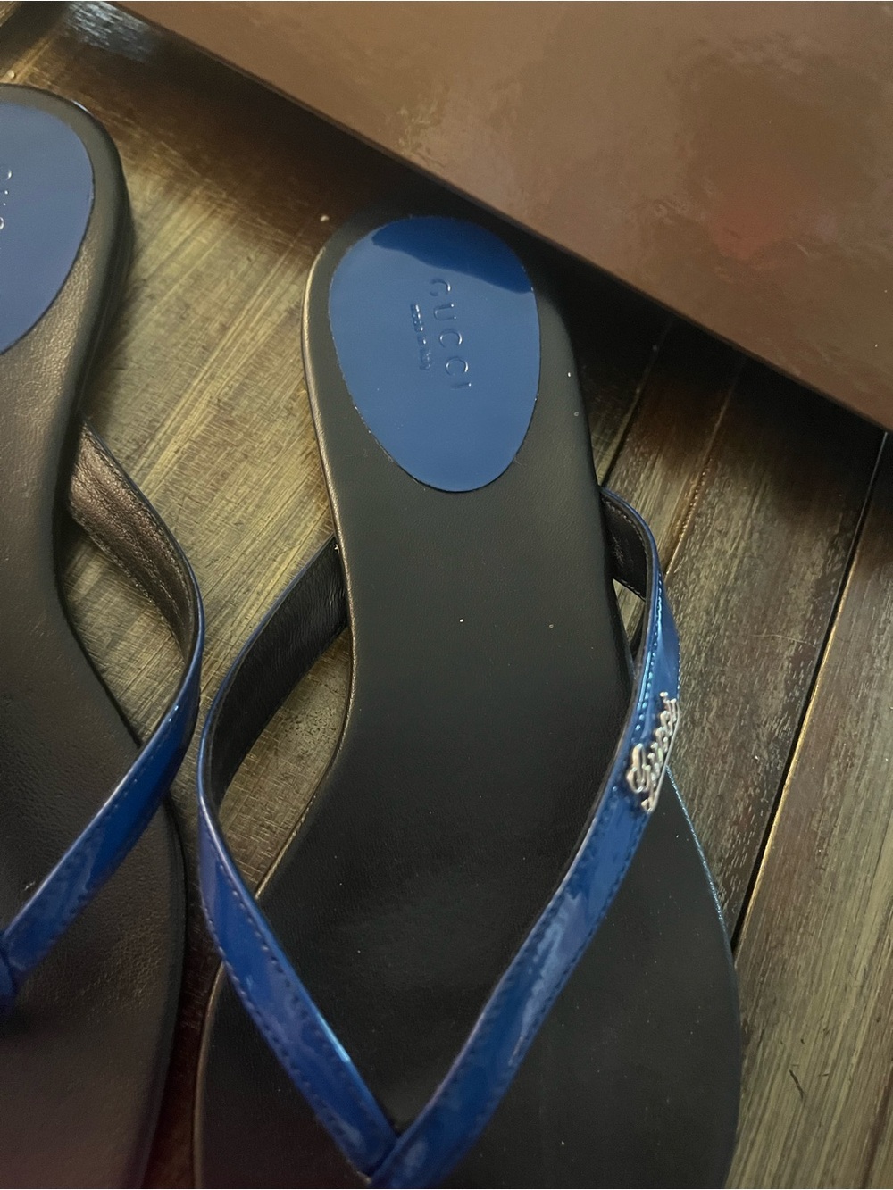 Gucci Blue Patent Thong Sandals - Picture 4 of 9